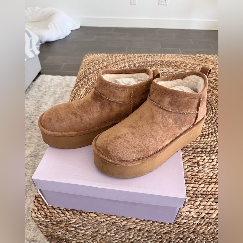 Madden Girl
Embracce Cozy Mini Platform Booties